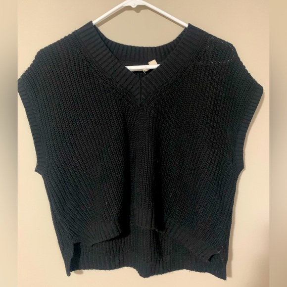 Black knitted vest - Picture 1 of 2